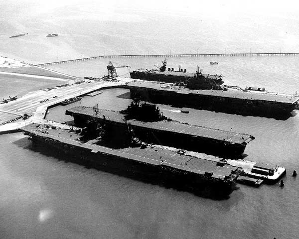 Four classes of US carriers which won the Pacific War: Alameda, California, September 1945.